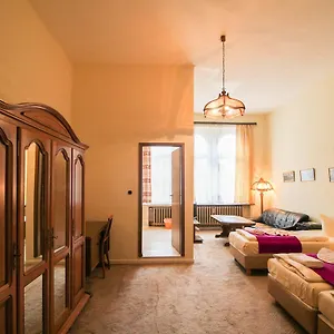 Hotel Margrit Konukevi Berlin